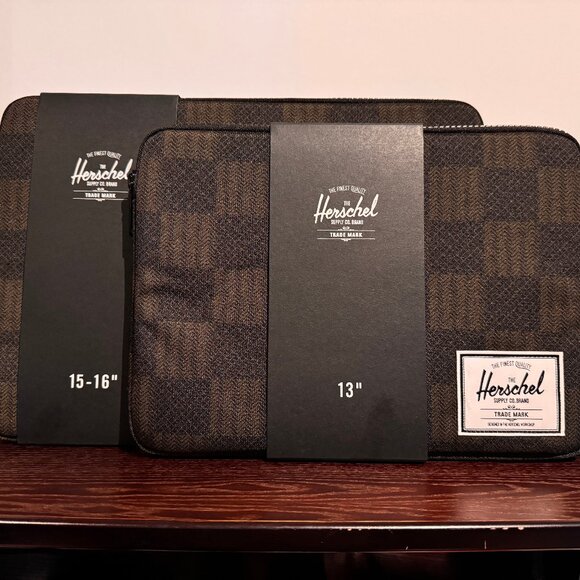 New Herschel Anchor Laptop Sleeve - Olive Checker - 13"-16" - Picture 1 of 7